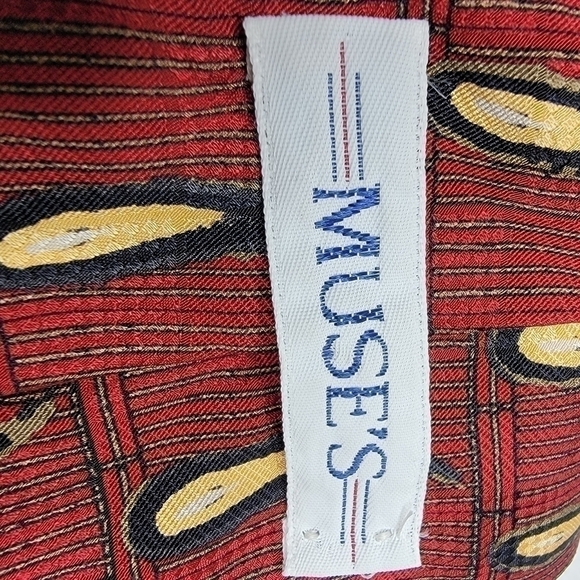 Muse's silk vintage men's red tie with classy abstract teardrop pattern - Picture 11 of 15